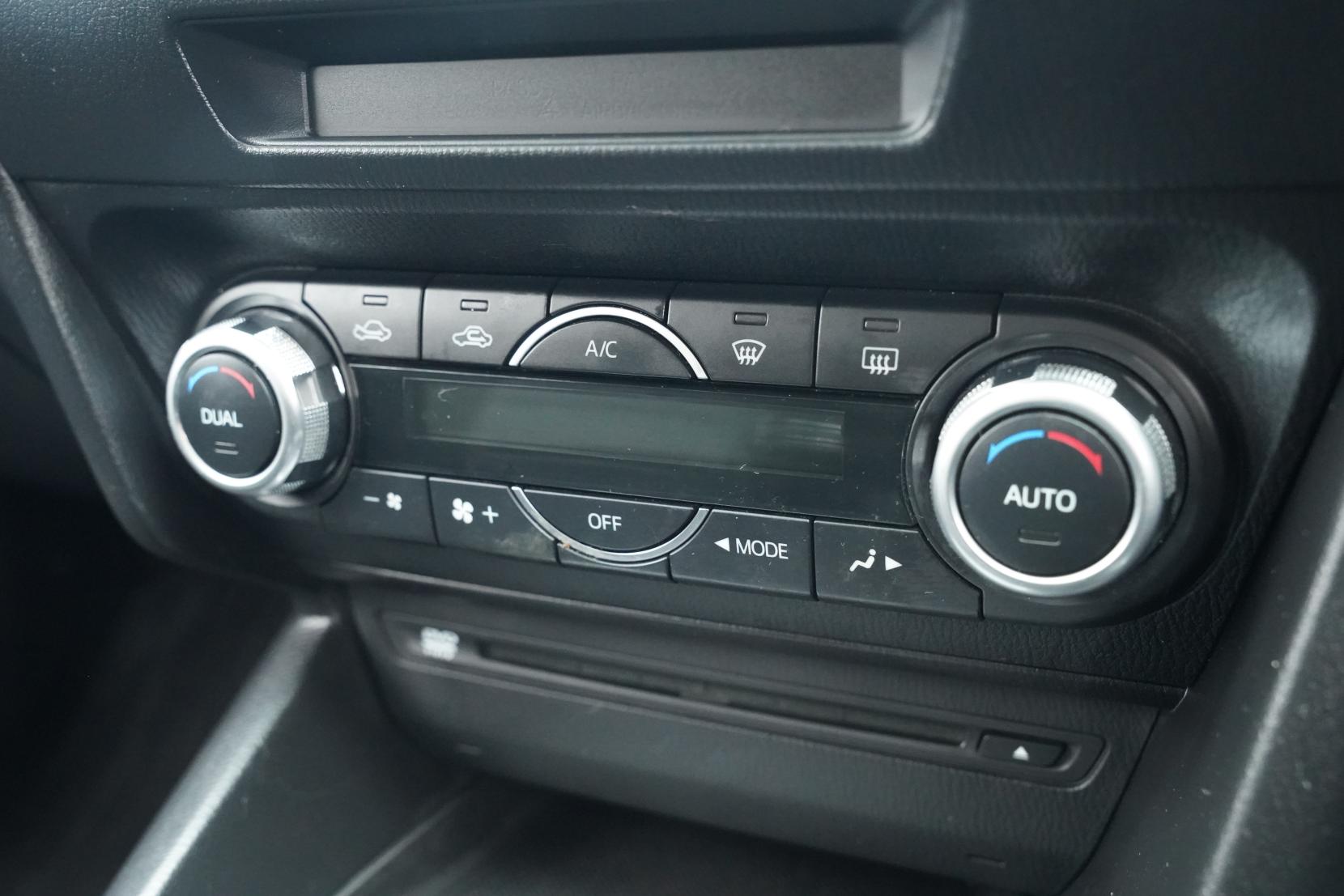 Mazda Axela 1.5 SPORT 15S TOURING