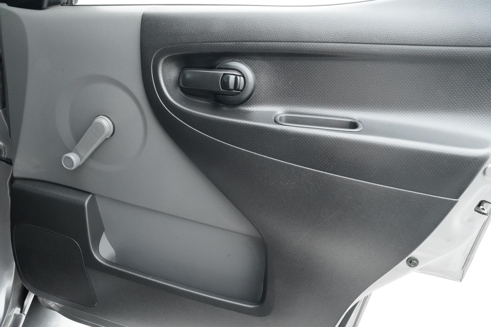 Nissan NV200 VANETTE Model 1.6 DX