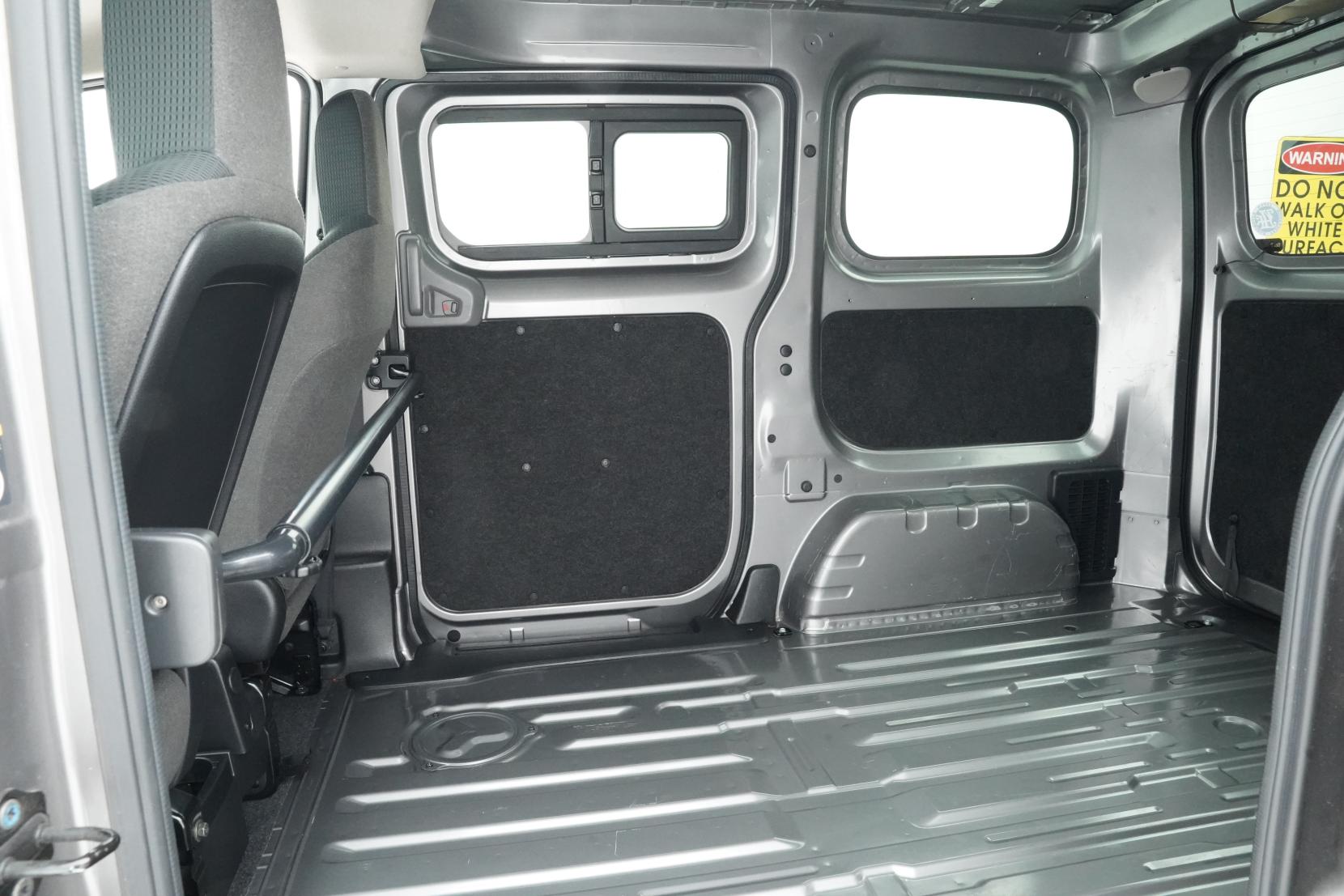 Nissan NV200 VANETTE Model 1.6 DX