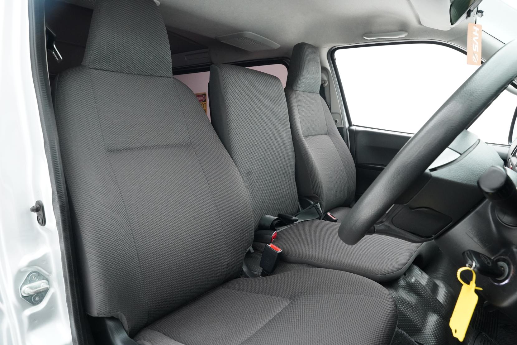 Toyota Hiace 2.8 2.8TD Dual Slider 5 Door