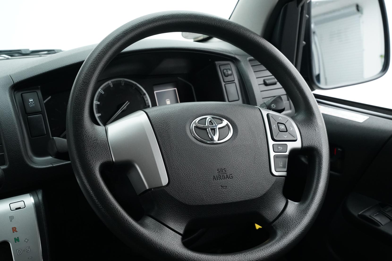 Toyota Hiace 2.8 2.8TD Dual Slider 5 Door