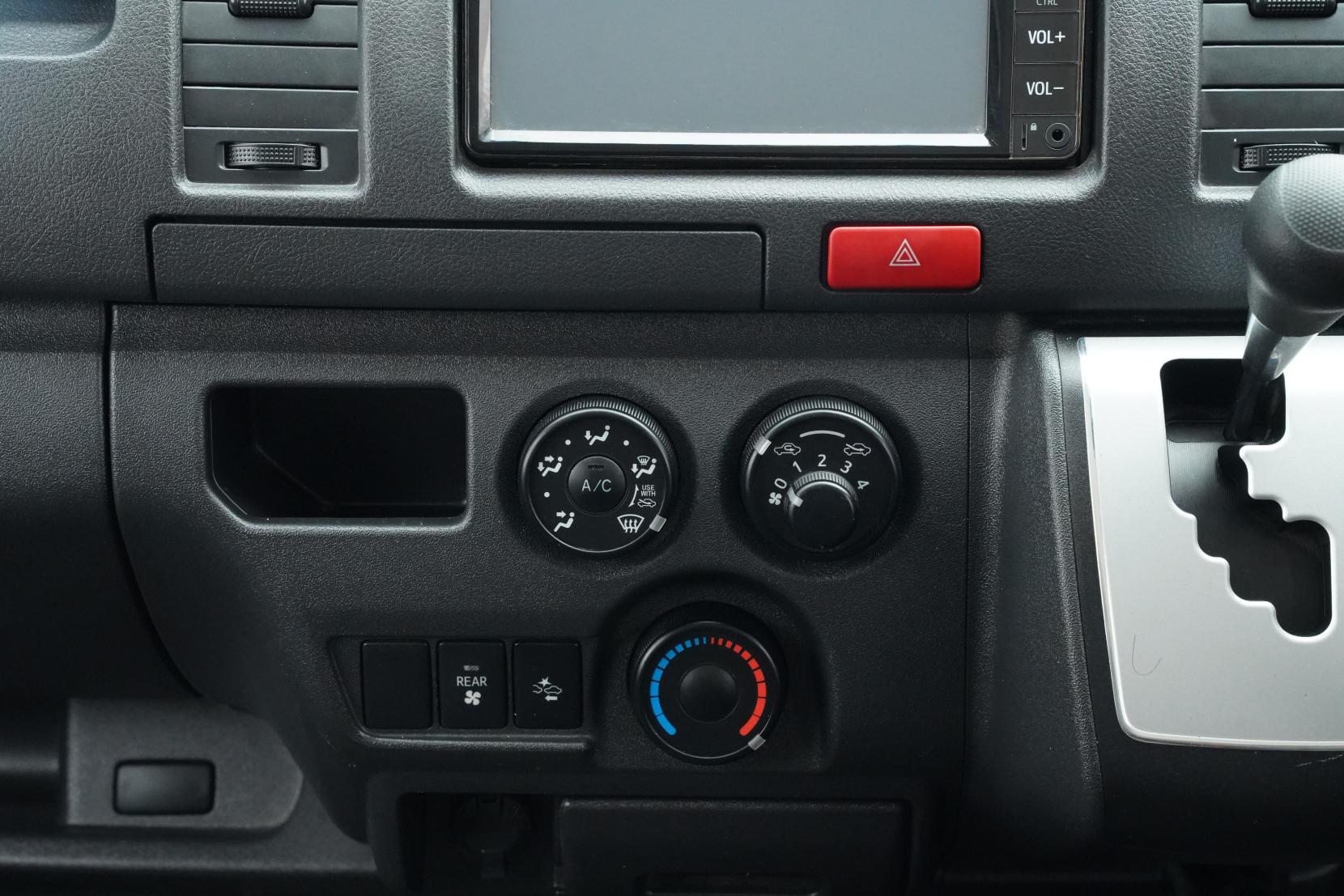 Toyota Hiace 2.8 2.8TD Dual Slider 5 Door