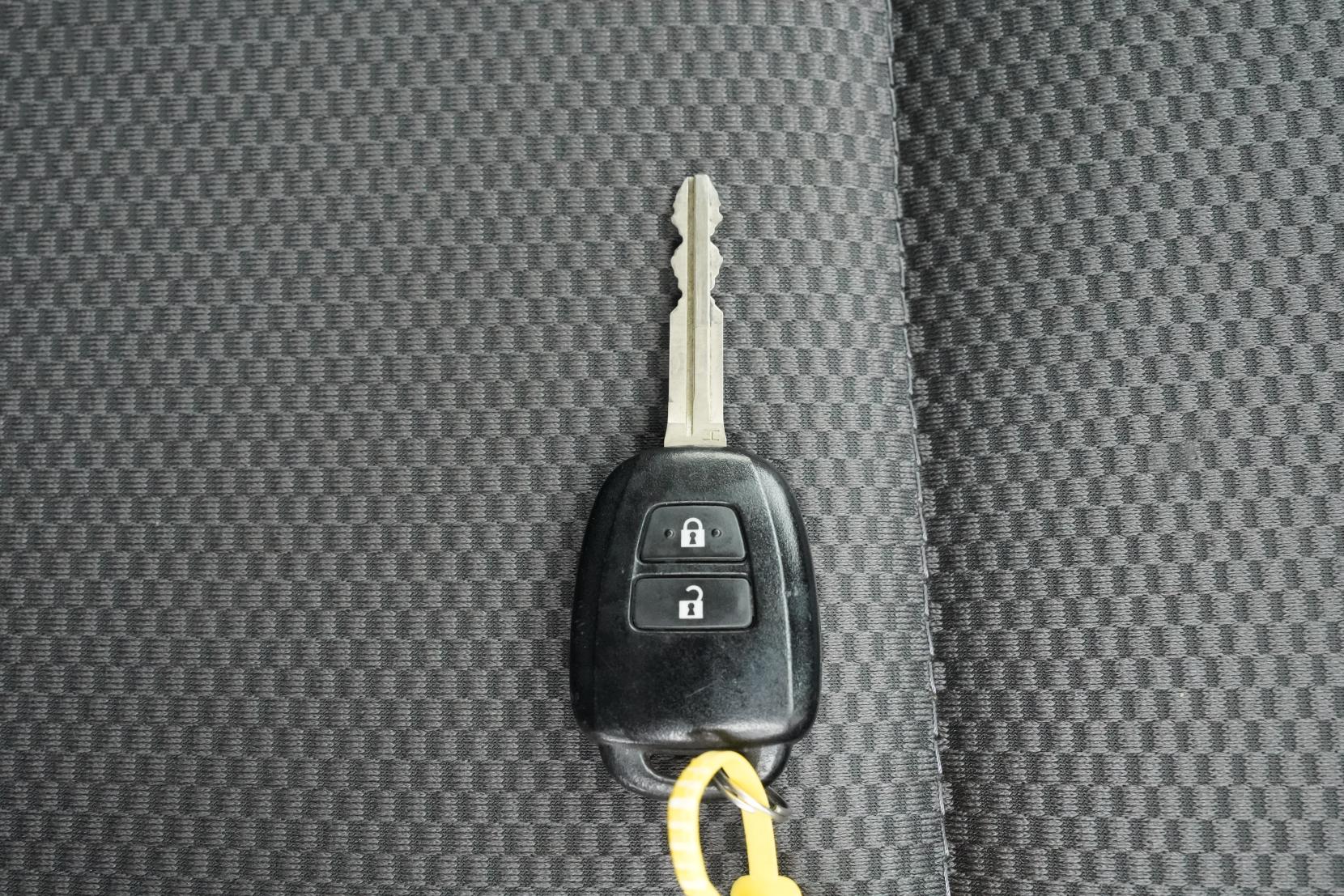 Toyota Hiace 2.8 2.8TD Dual Slider 5 Door