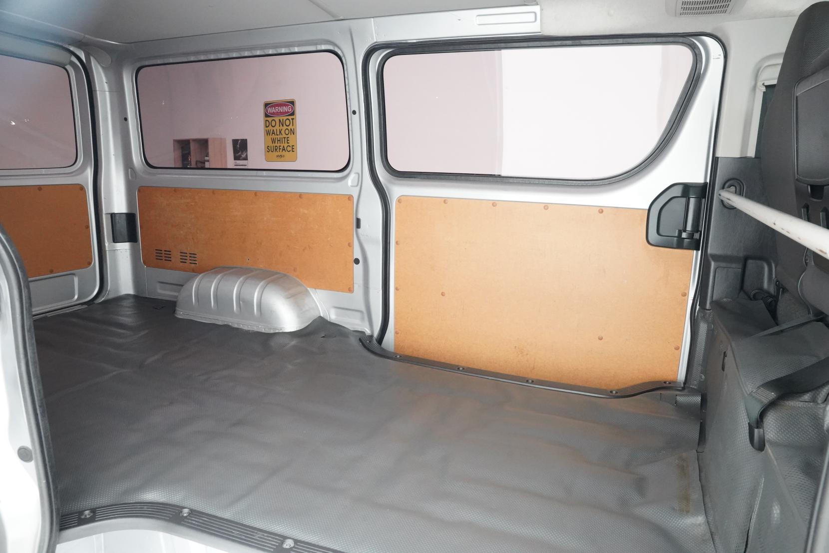 Toyota Hiace 2.8 2.8TD Dual Slider 5 Door