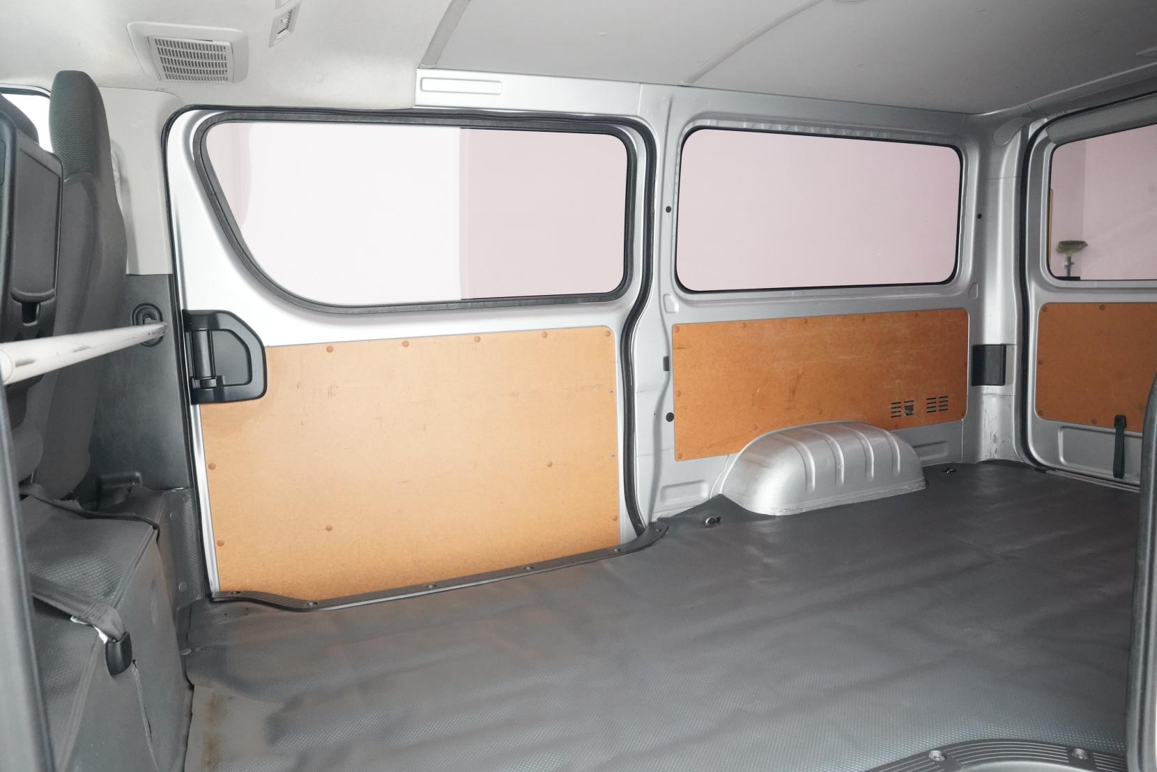 Toyota Hiace 2.8 2.8TD Dual Slider 5 Door