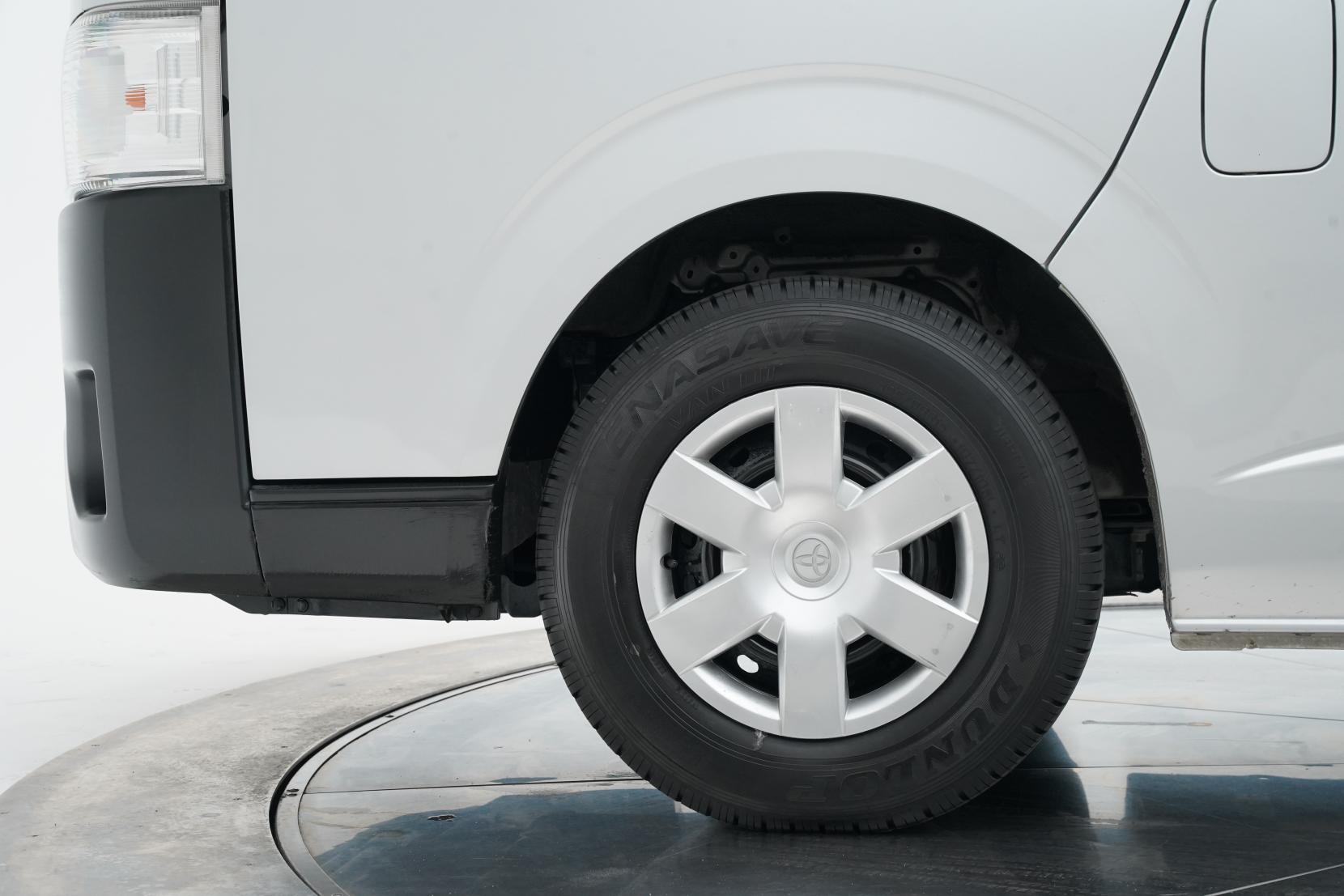 Toyota Hiace 2.8 2.8TD Dual Slider 5 Door