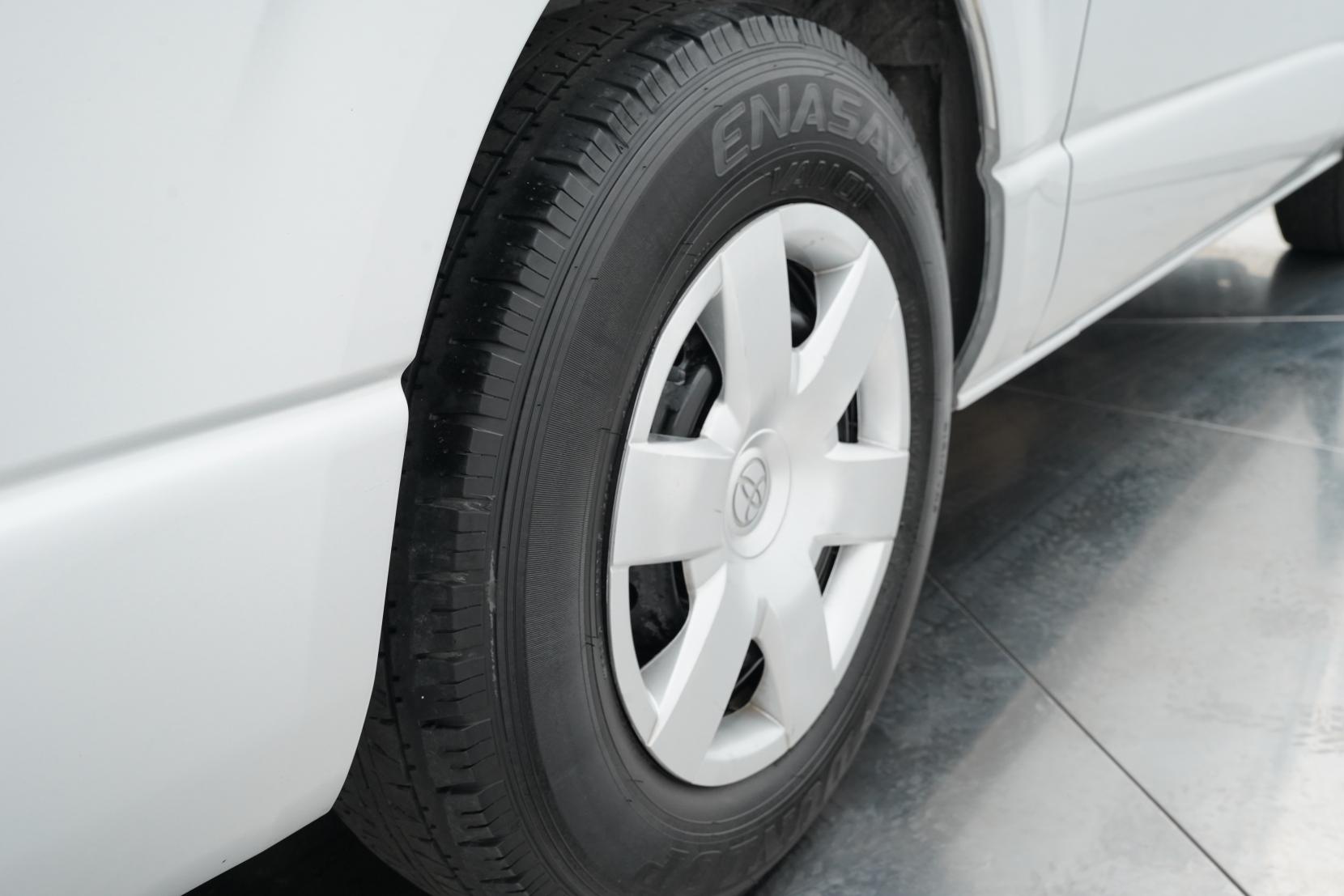 Toyota Hiace 2.8 2.8TD Dual Slider 5 Door