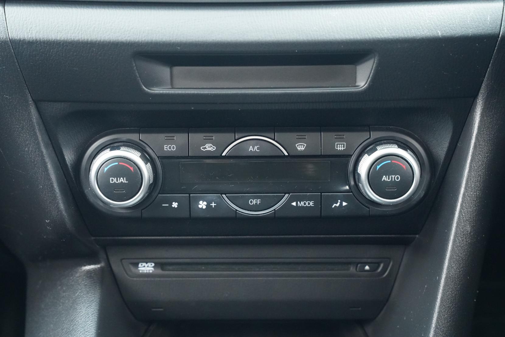 Mazda Axela 2.0 Hybrid S