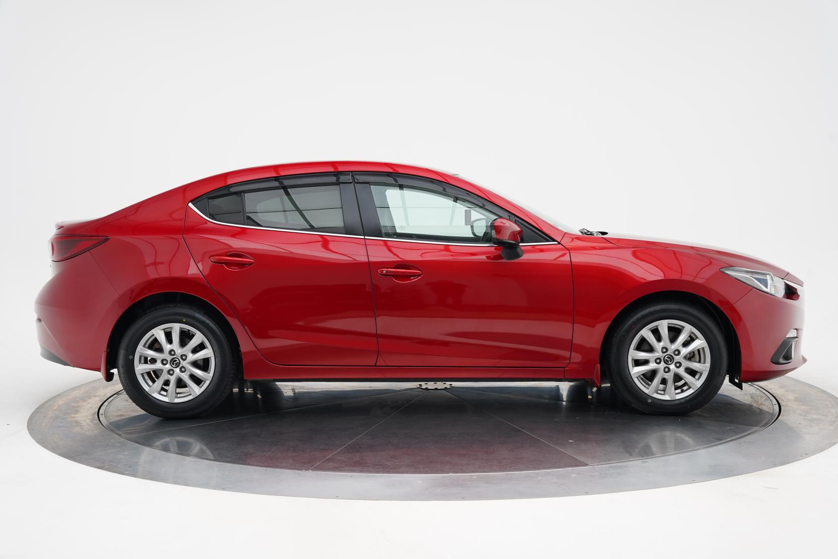 Mazda Axela 2.0 Hybrid S