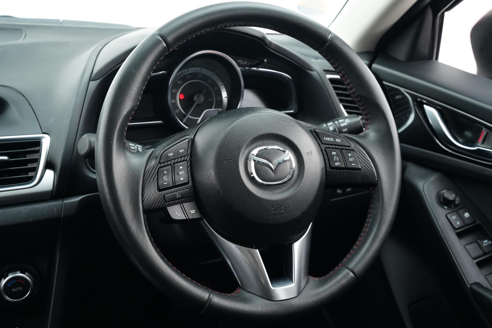 Mazda Axela 2.0 Hybrid S