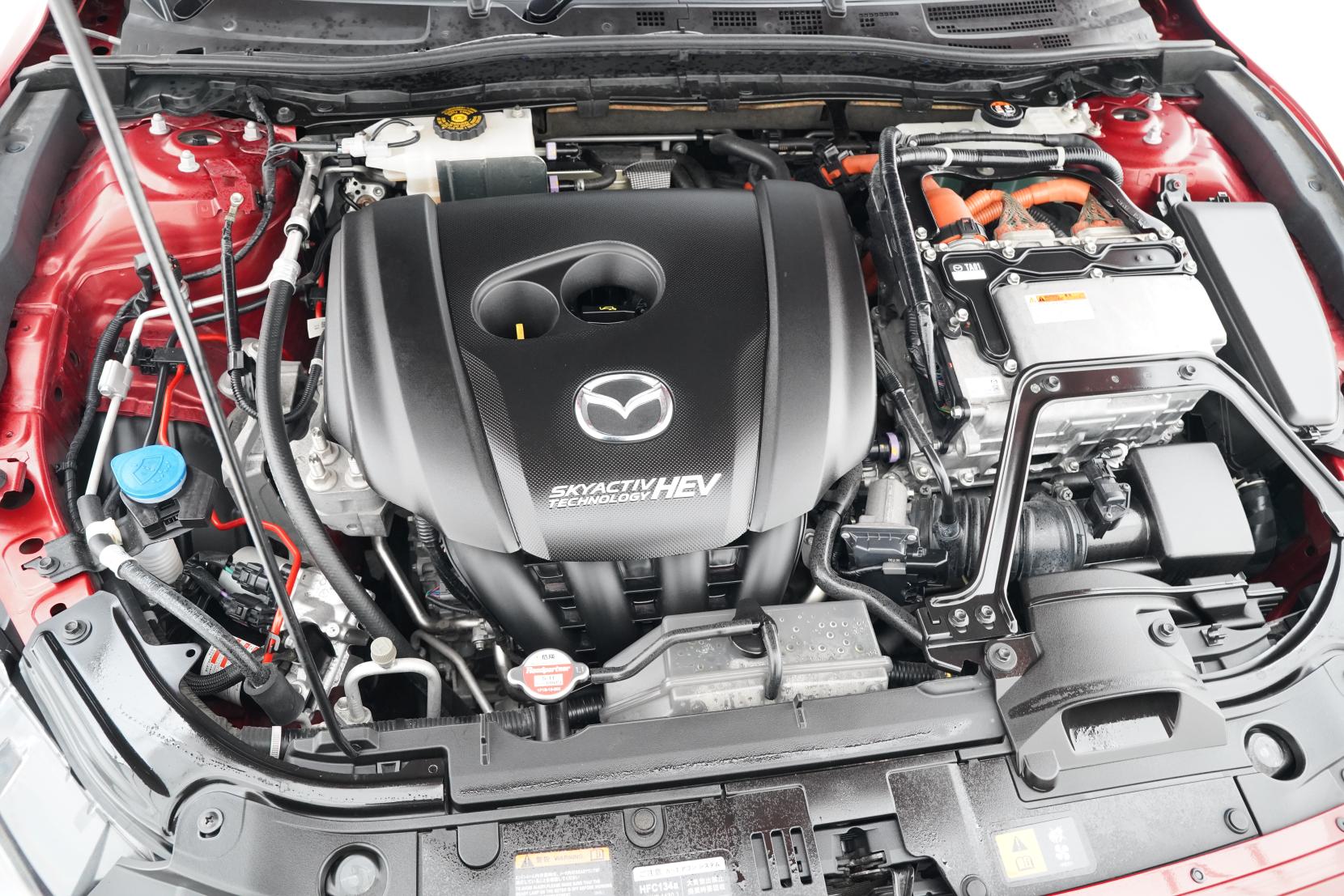 Mazda Axela 2.0 Hybrid S