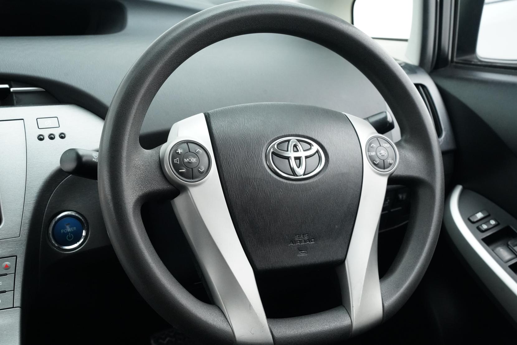 Toyota Prius 1.8 Hybrid L