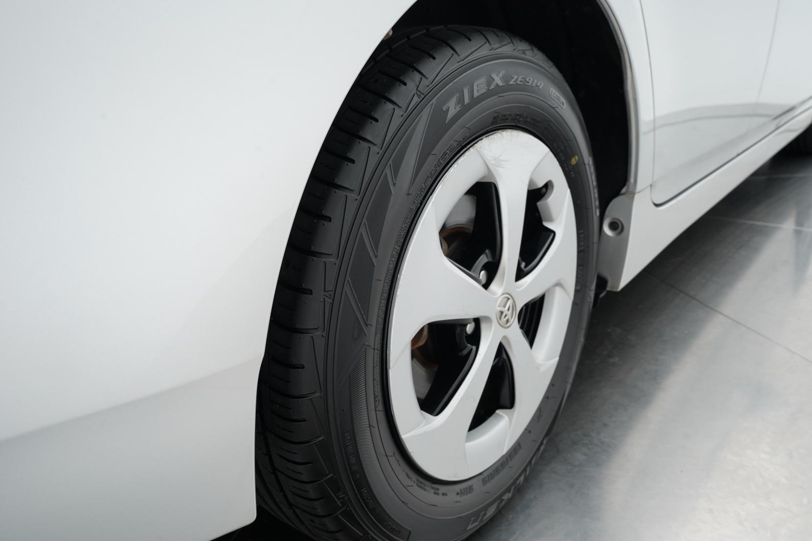 Toyota Prius 1.8 Hybrid L