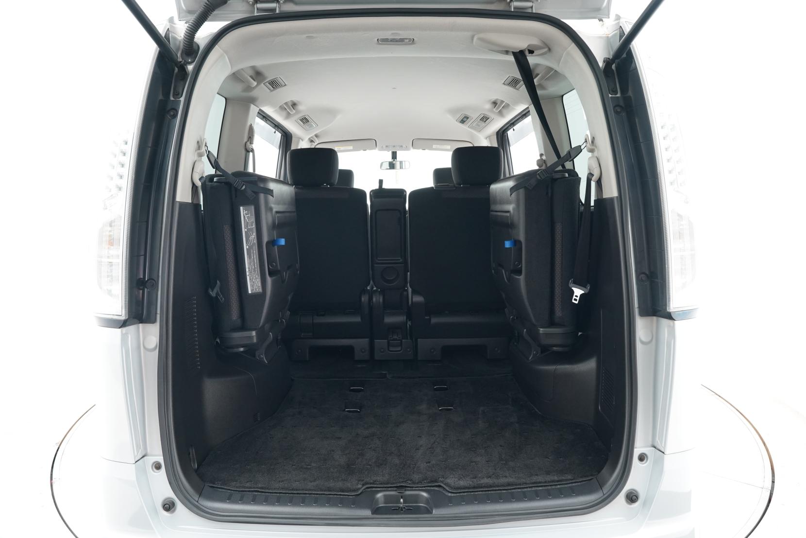 Nissan Serena (1991 – present) Hybrid Highway Star 8seats