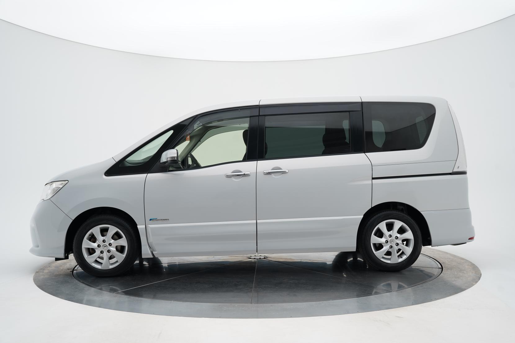 Nissan Serena (1991 – present) Hybrid Highway Star 8seats