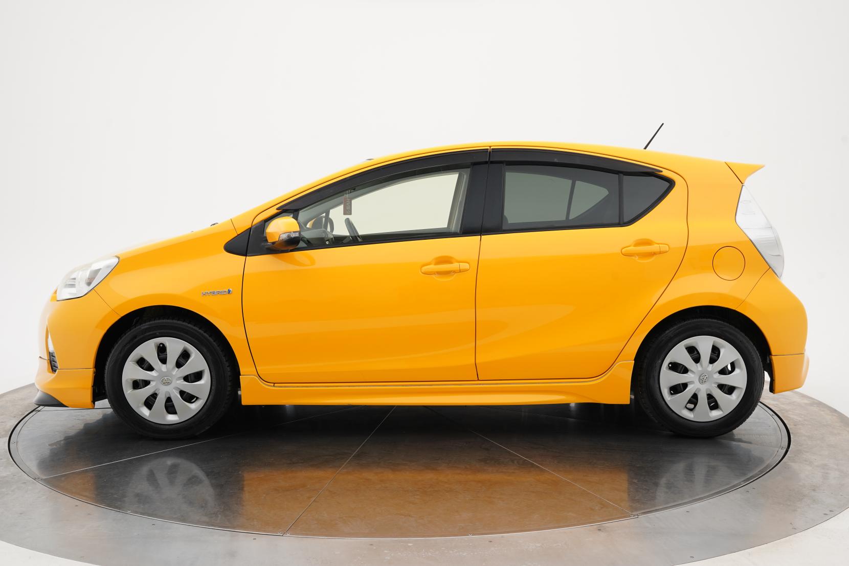 Toyota Aqua 1.5 G Leather