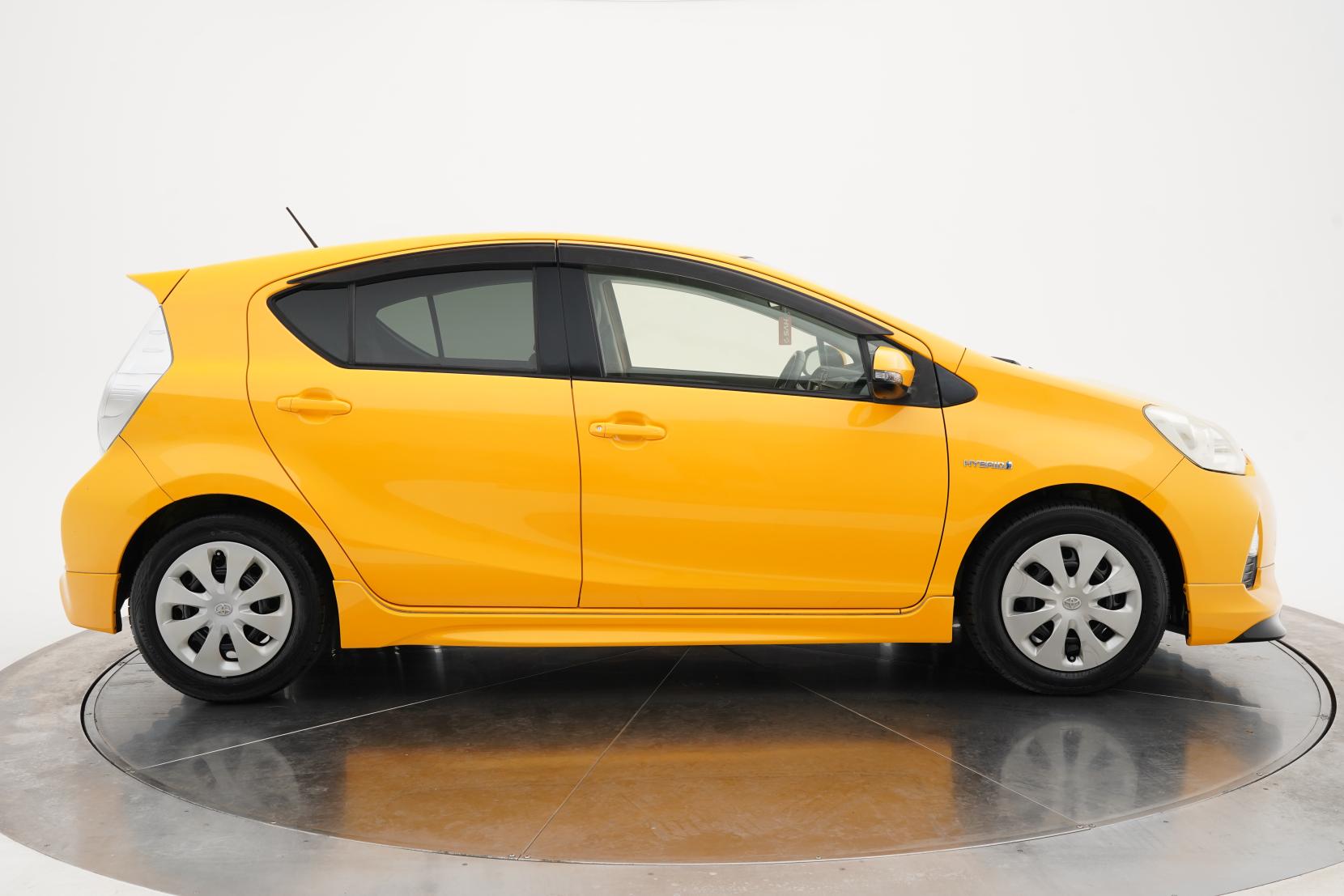 Toyota Aqua 1.5 G Leather