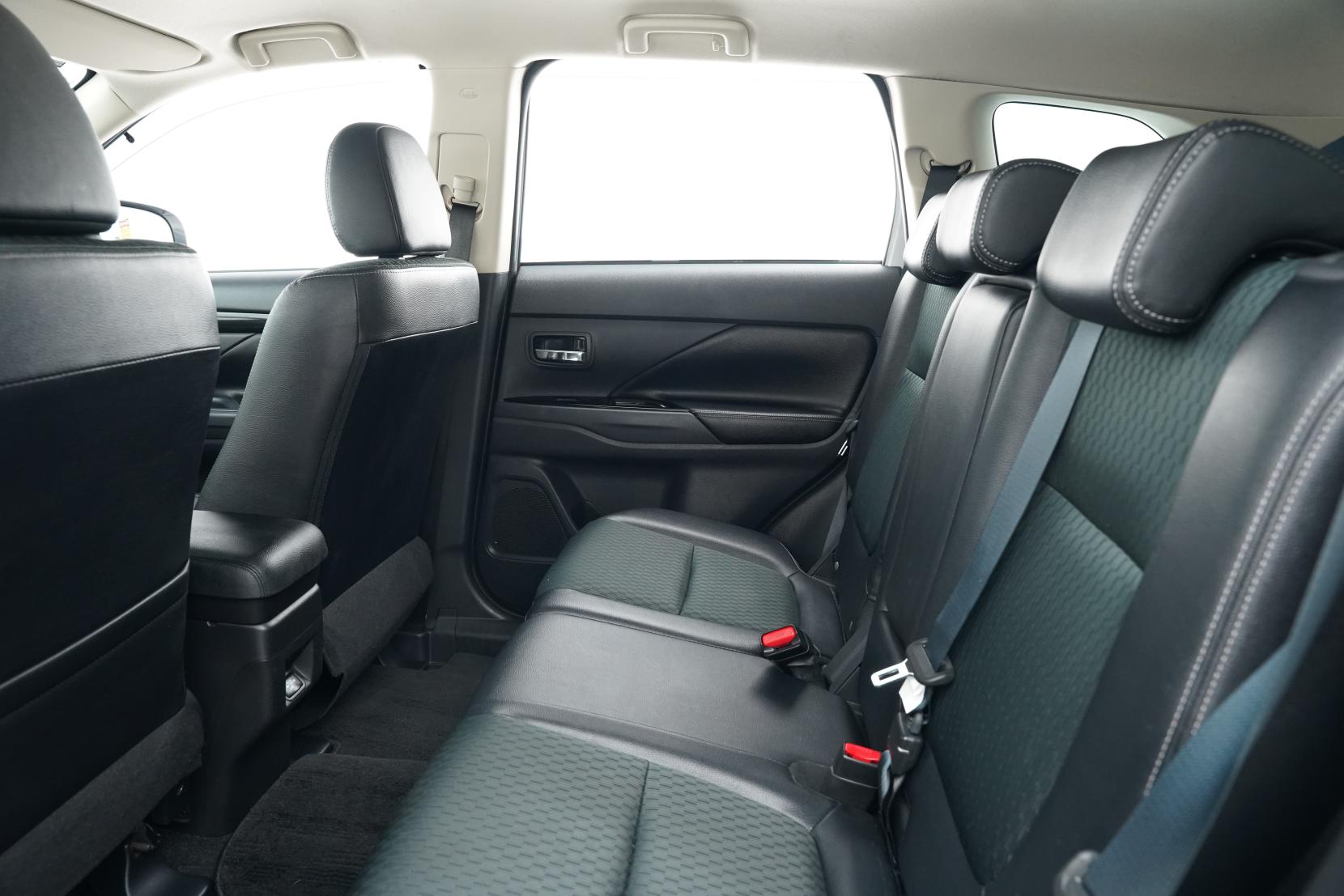Mitsubishi Outlander 2.4 PHEV PHEV 4WD SPORT STYLE EDITION