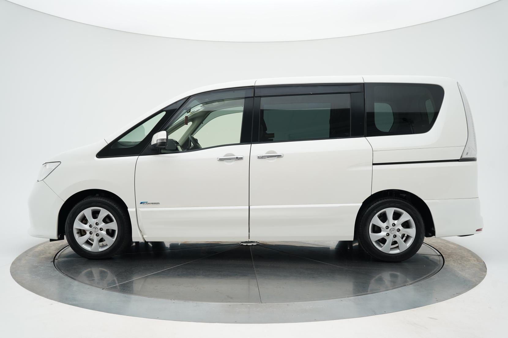 Nissan Serena Hybrid Highway Star V Selection