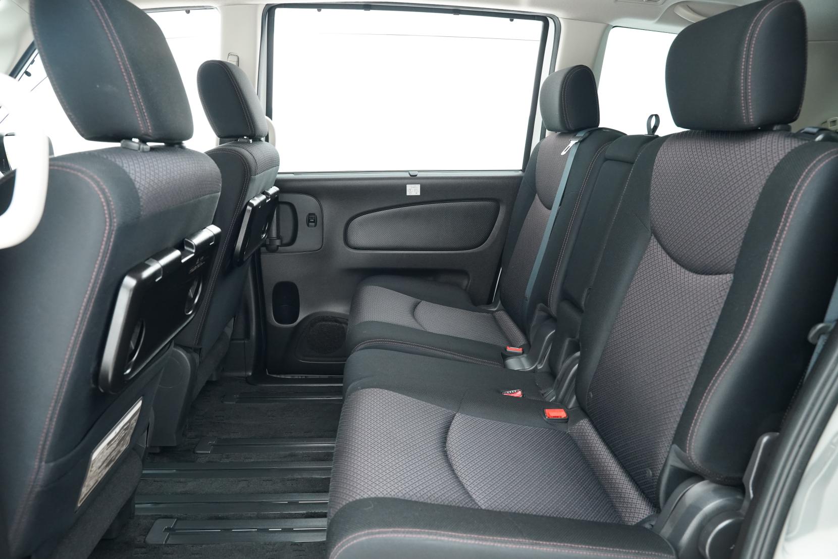 Nissan Serena Hybrid Highway Star V Selection