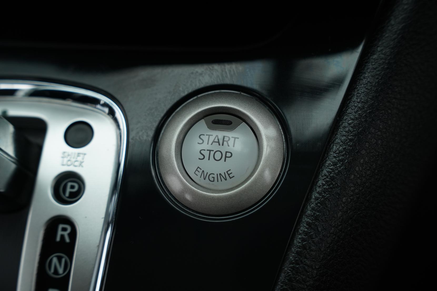 Nissan Serena Hybrid Highway Star V Selection