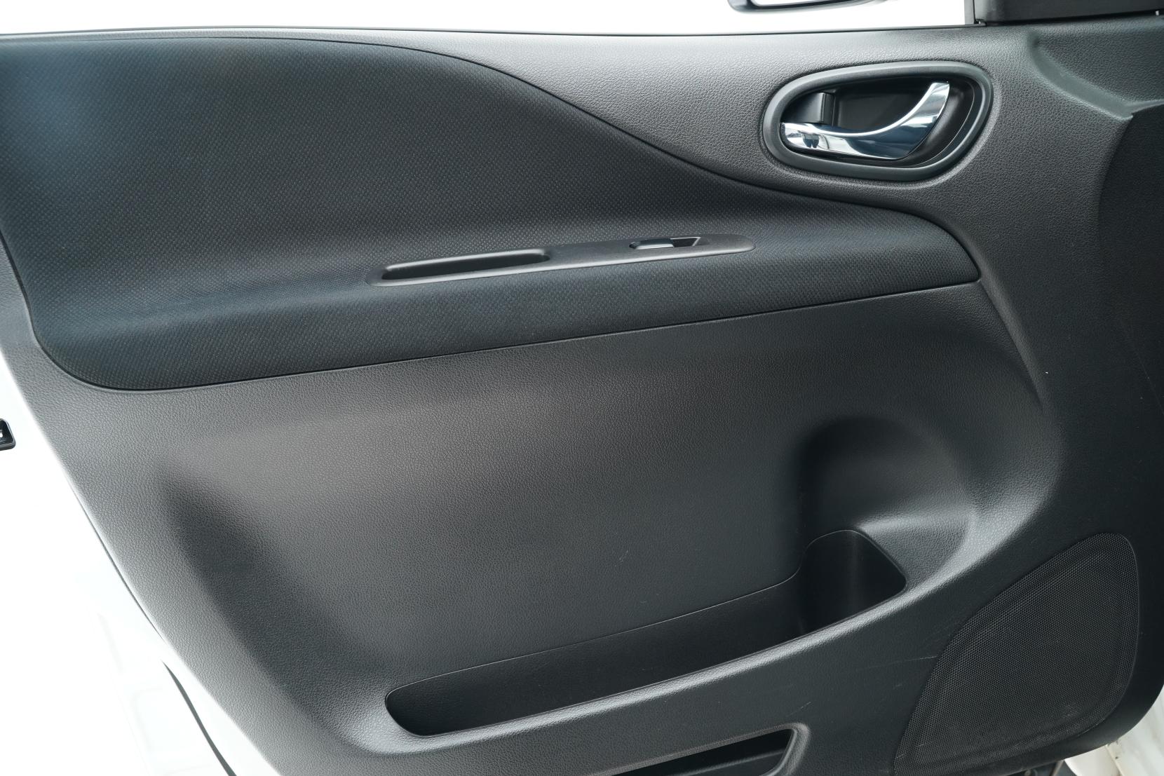 Nissan Serena Hybrid Highway Star V Selection