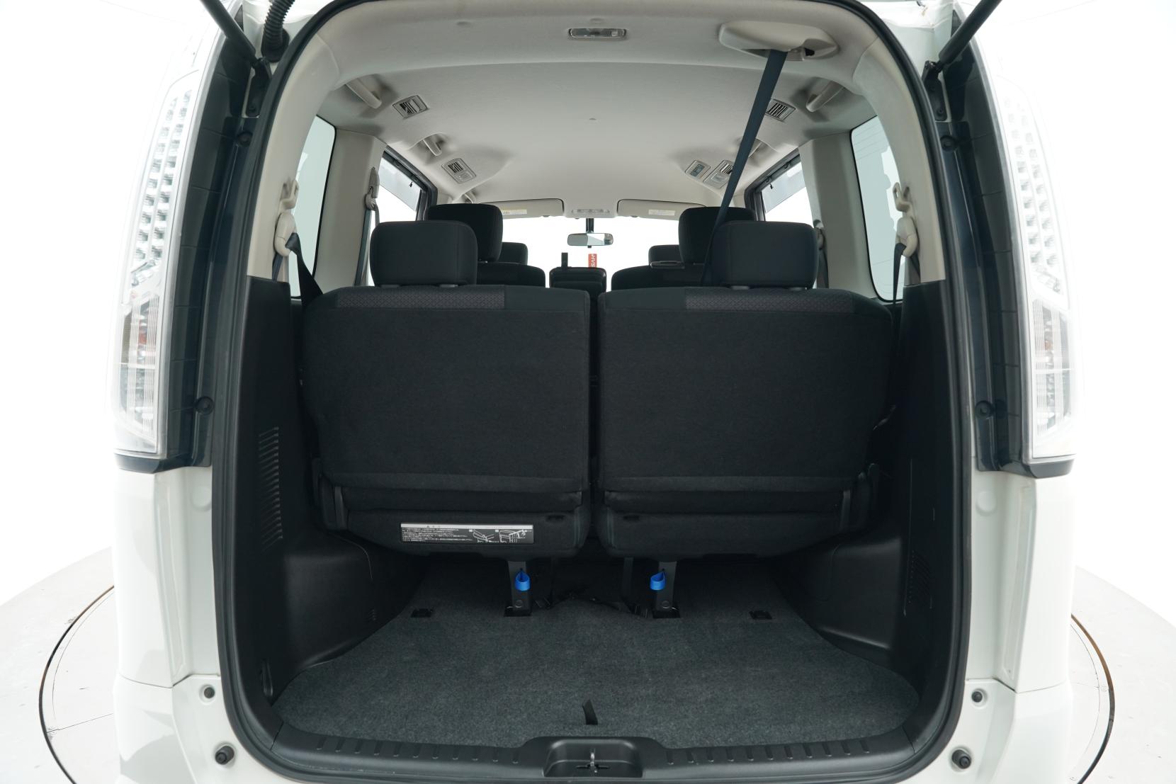 Nissan Serena Hybrid Highway Star V Selection