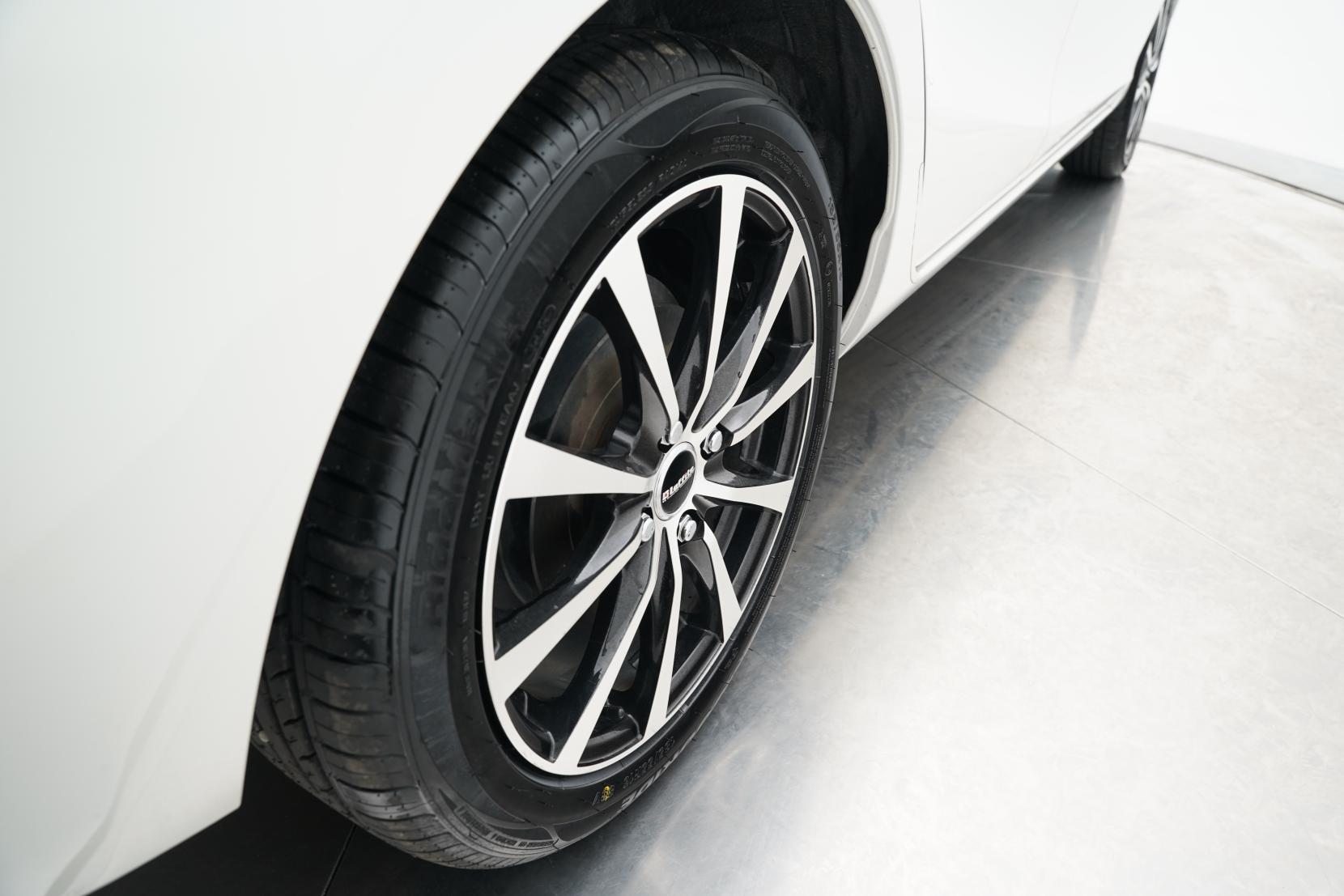 Toyota Aqua 1.5 S Push Start