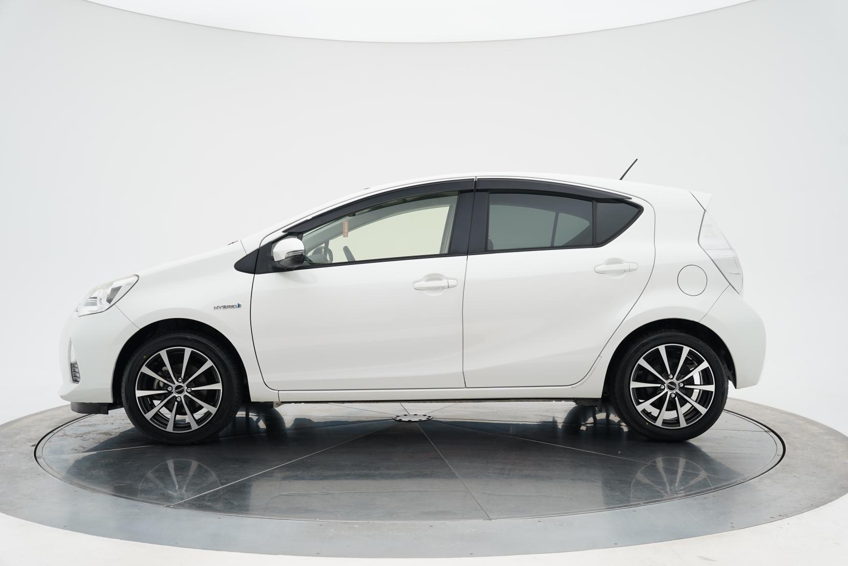 Toyota Aqua 1.5 S Push Start