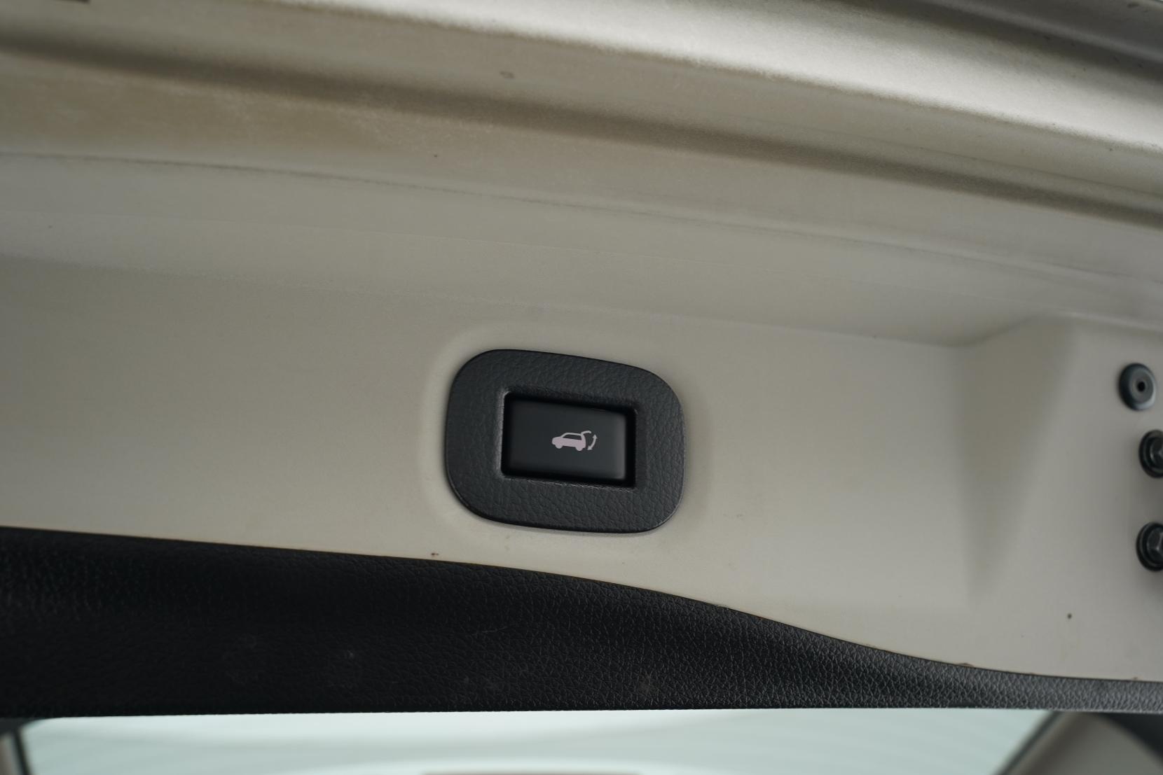 Nissan X-TRAIL 2.0 20X HYBRID