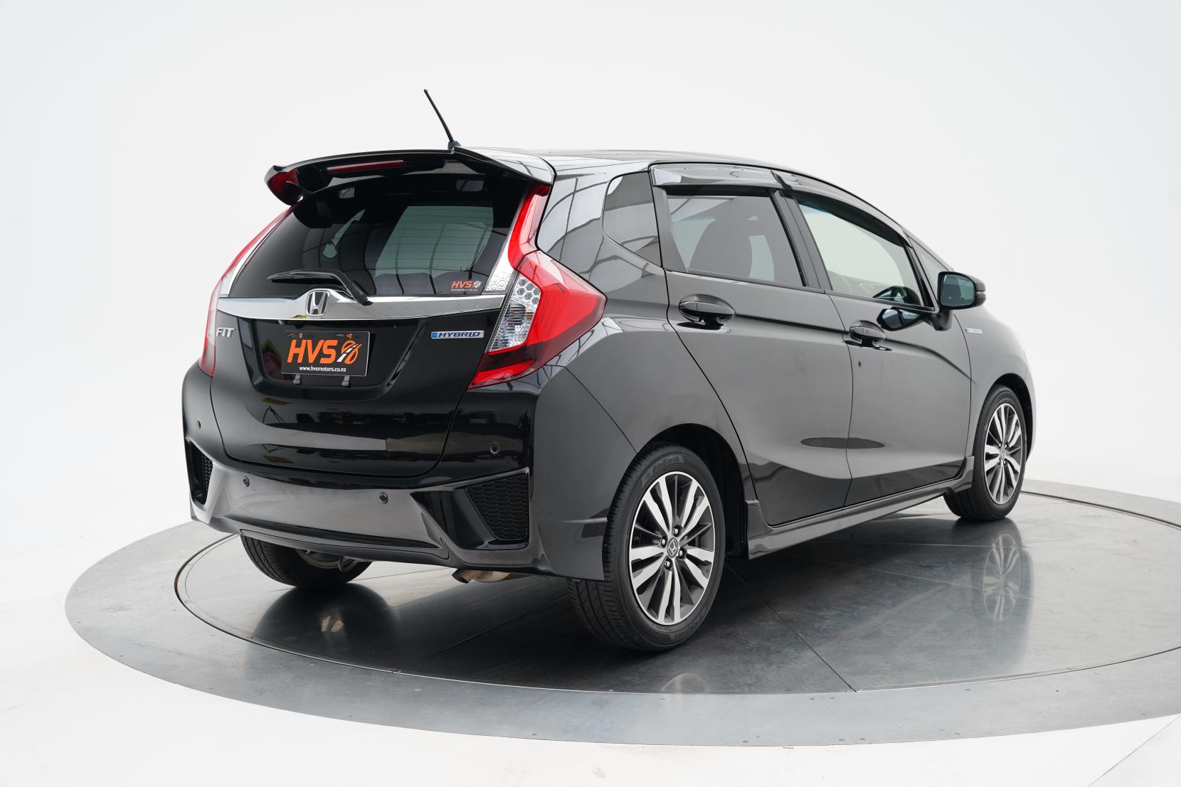 Honda Fit 1.5 HYBRID S PACKAGE