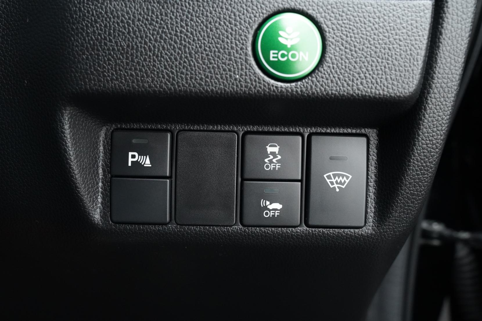 Honda Fit 1.5 HYBRID S PACKAGE