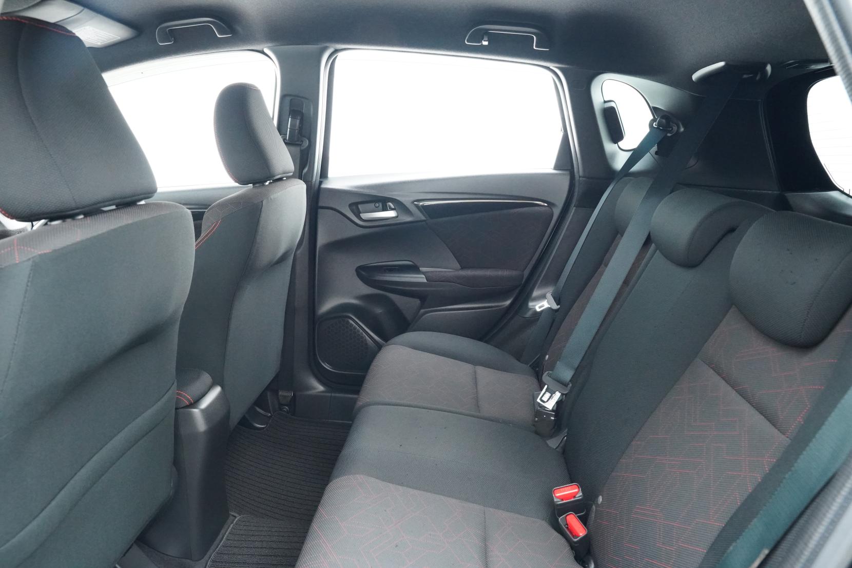 Honda Fit 1.5 HYBRID S PACKAGE
