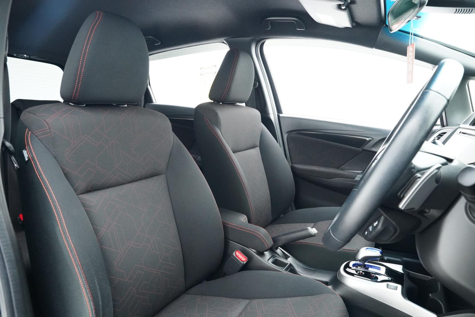 Honda Fit 1.5 HYBRID S PACKAGE
