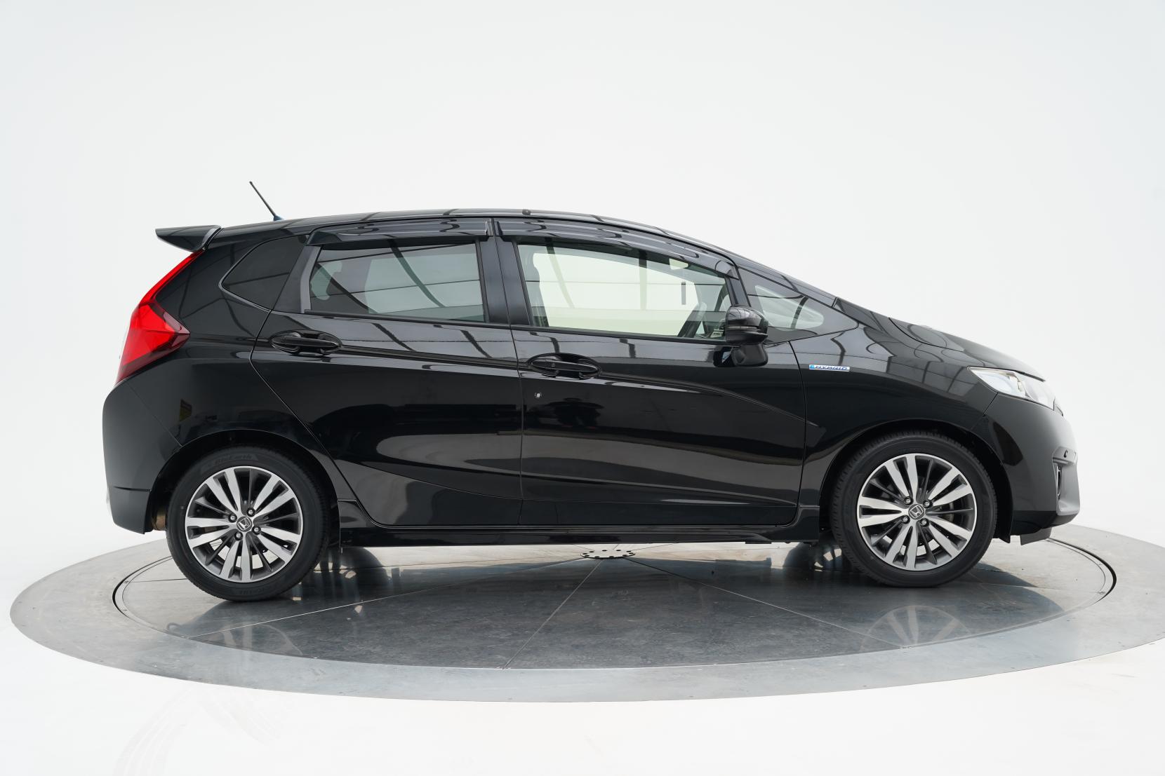 Honda Fit 1.5 HYBRID S PACKAGE