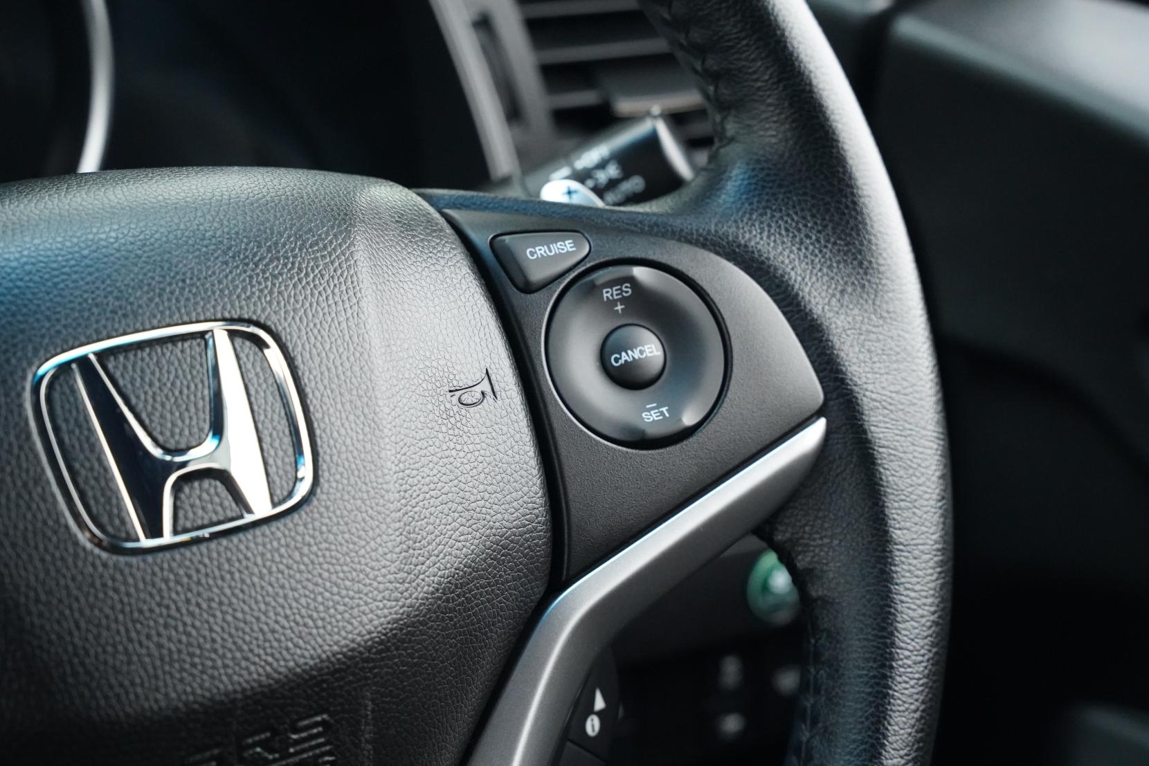Honda Fit 1.5 HYBRID S PACKAGE