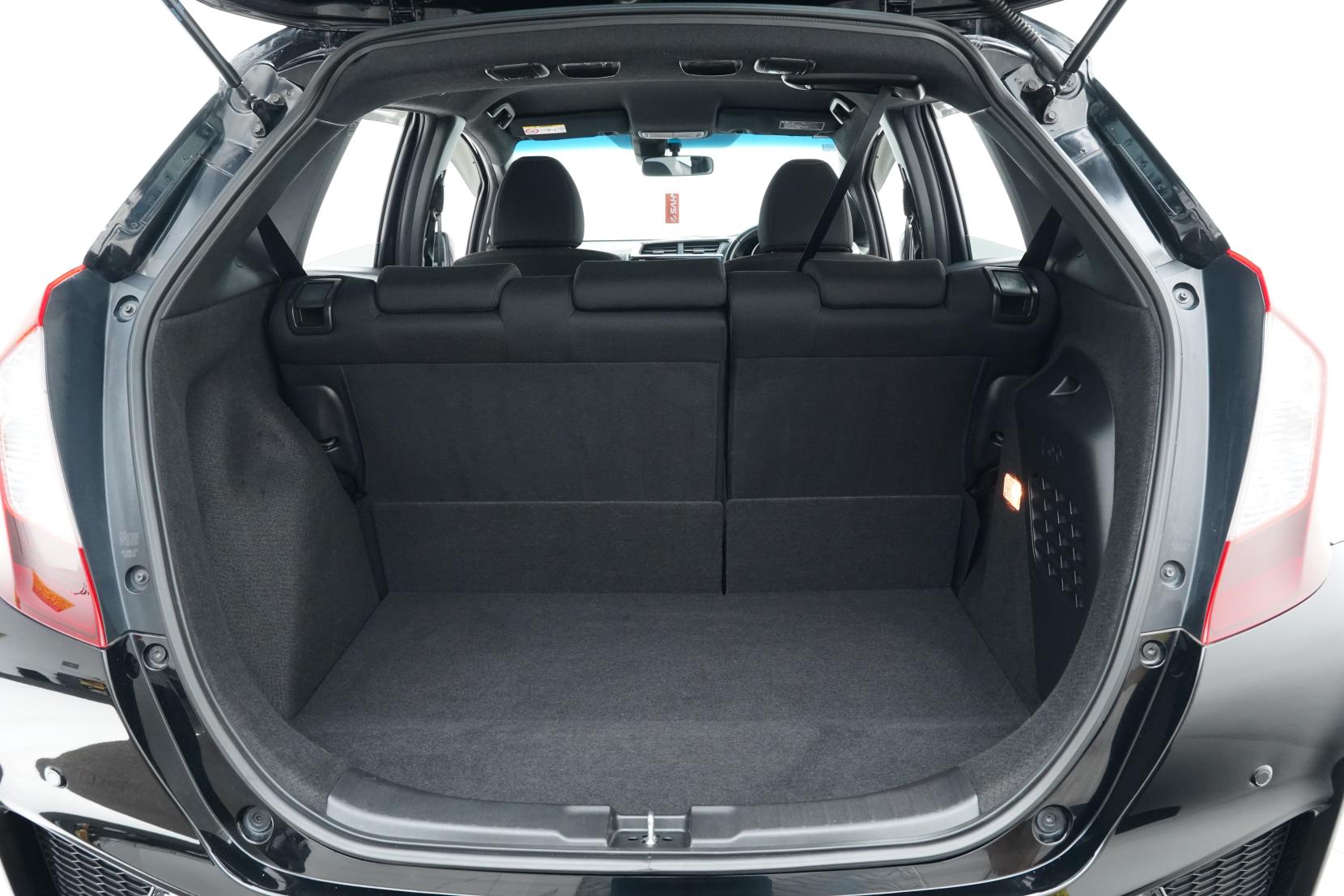 Honda Fit 1.5 HYBRID S PACKAGE