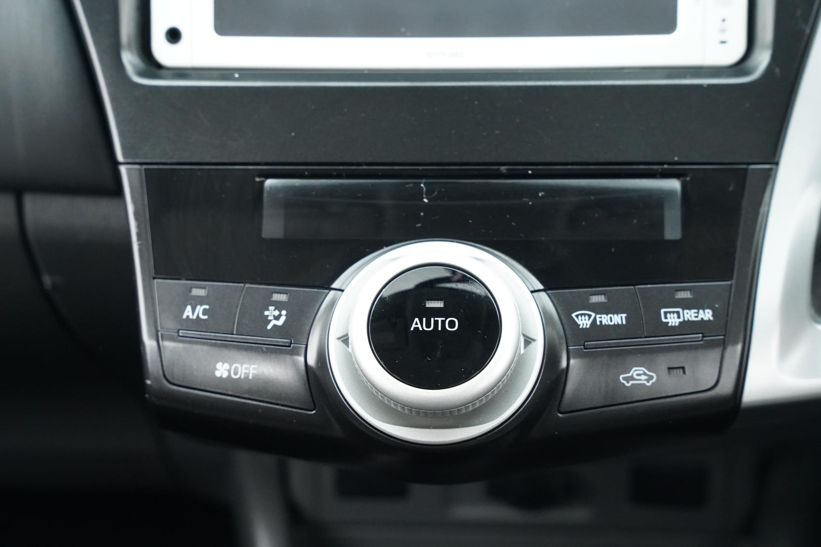 Toyota Prius 1.8 Alpha S 5 Seater