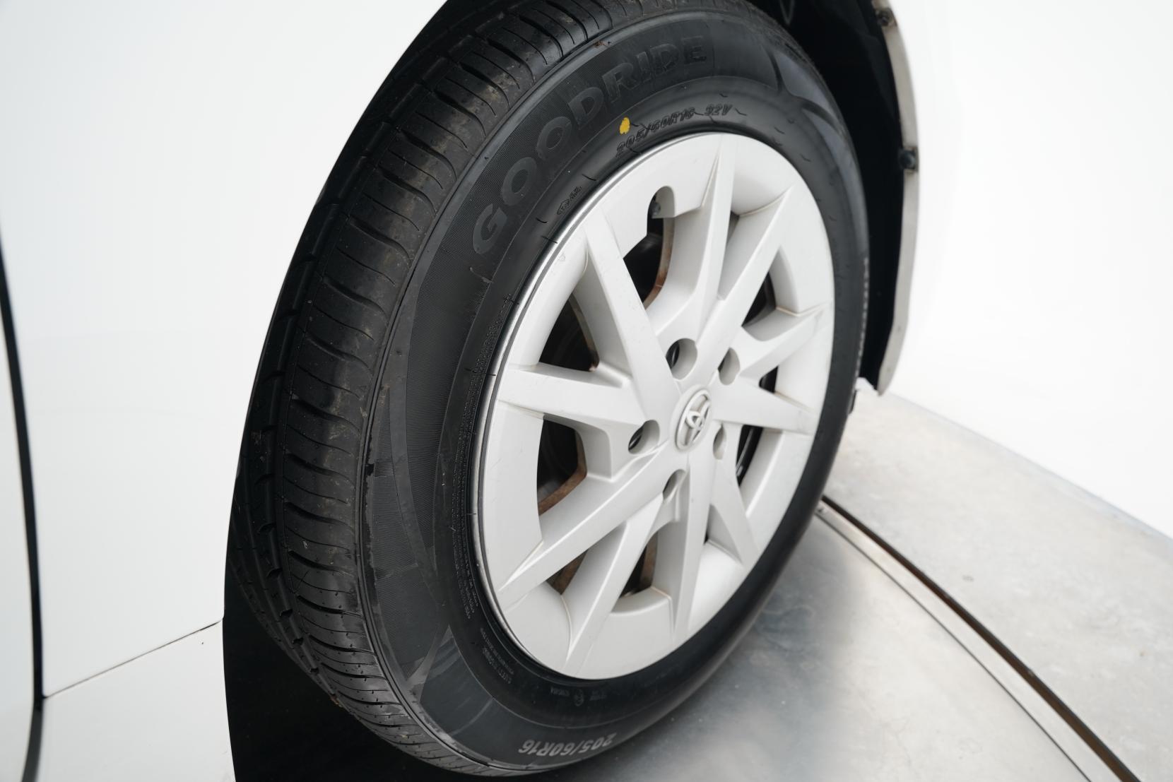 Toyota Prius 1.8 Alpha S 5 Seater