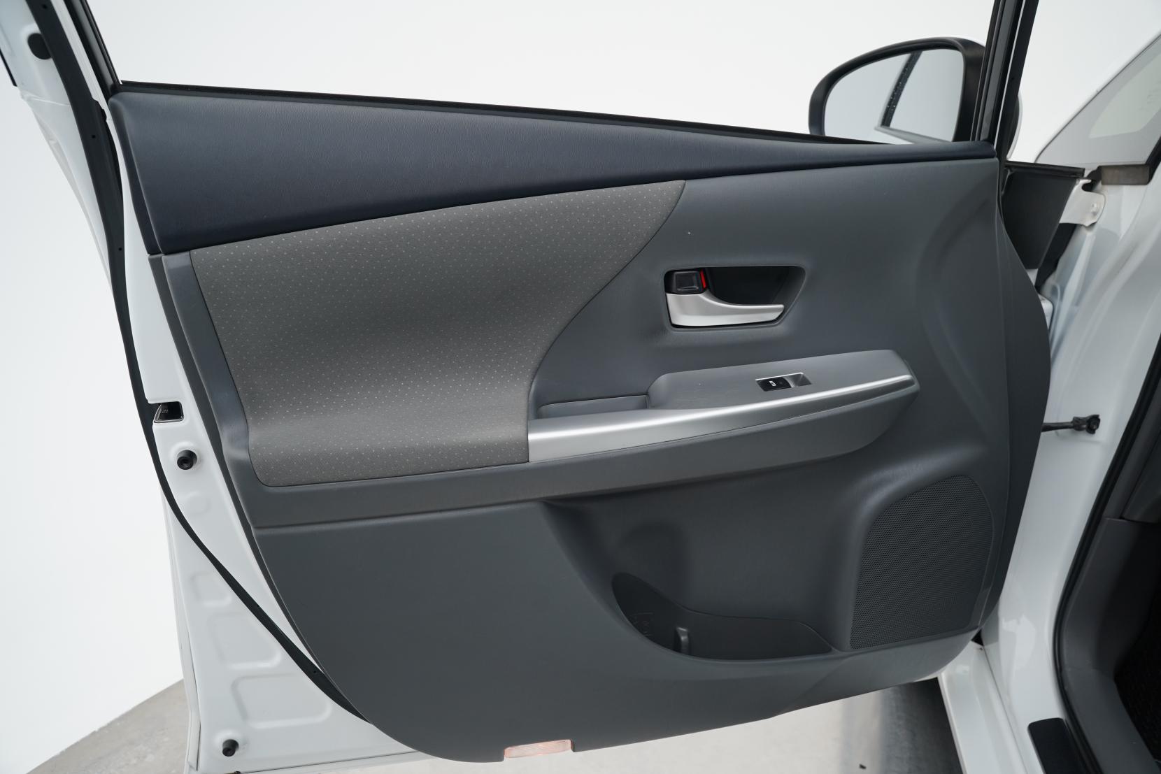 Toyota Prius 1.8 Alpha S 5 Seater