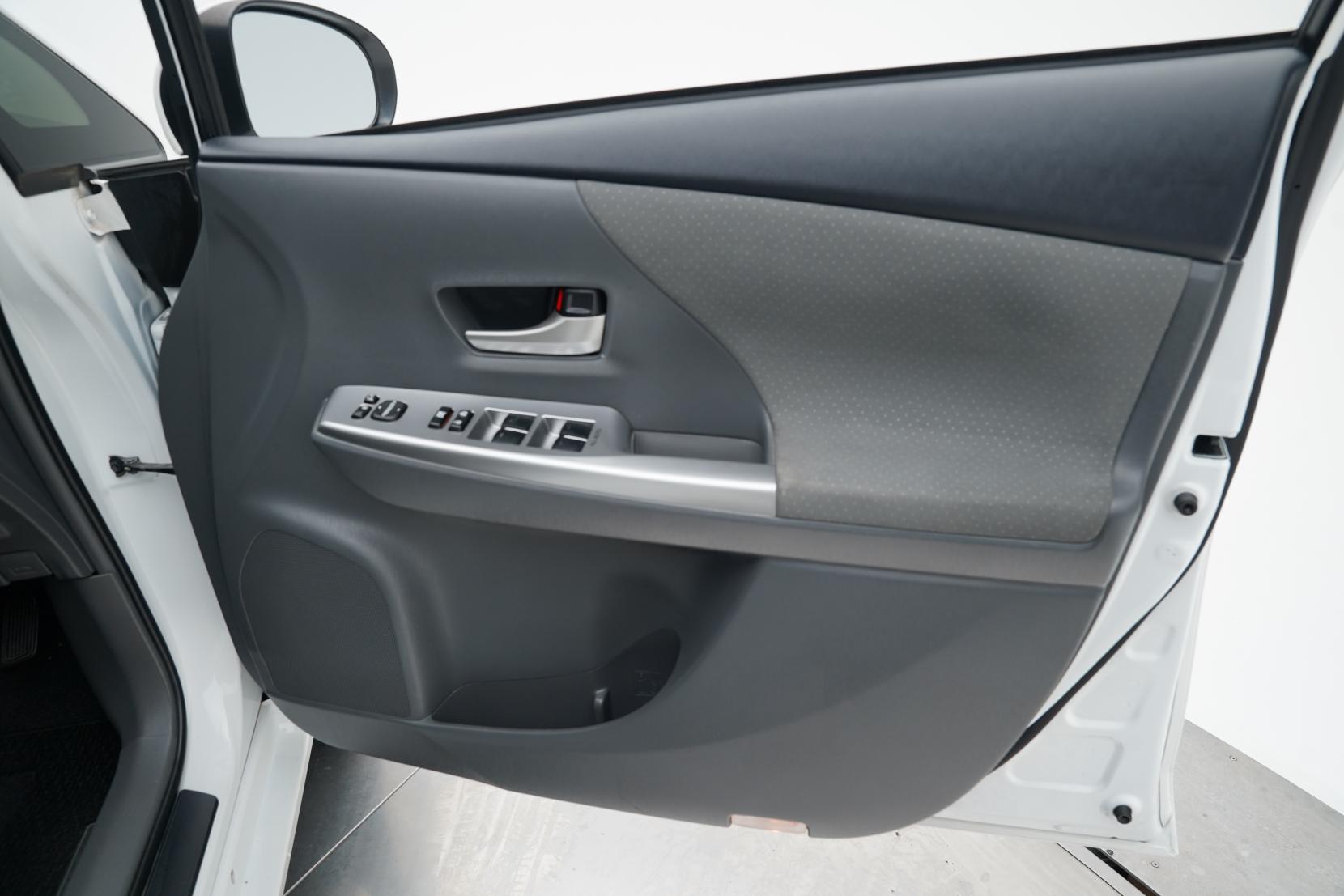 Toyota Prius 1.8 Alpha S 5 Seater