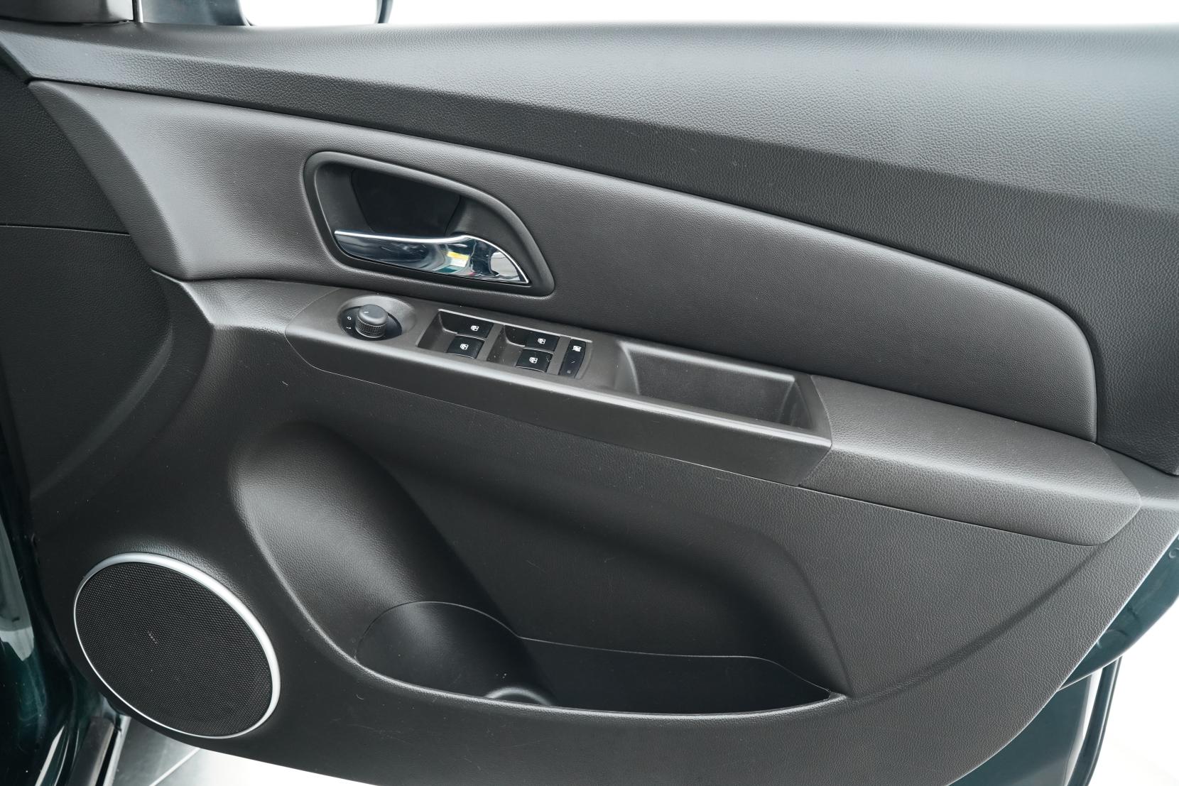 Chevrolet Cruze 1.8 Cruze Combi (facelift 2013)