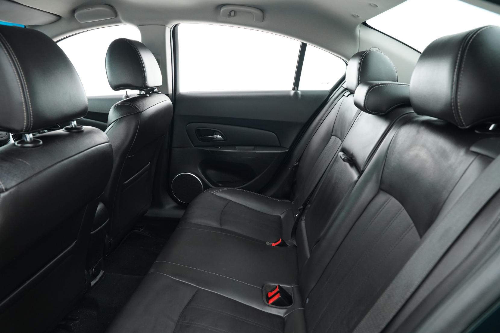 Chevrolet Cruze 1.8 Cruze Combi (facelift 2013)