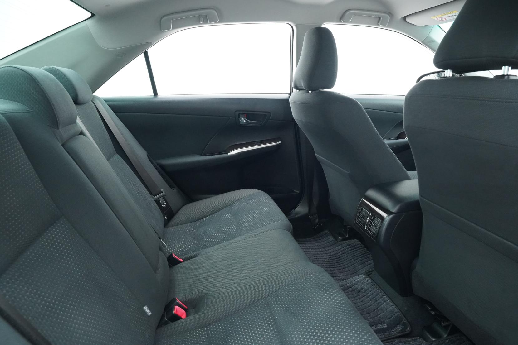 Toyota Camry Hybrid G