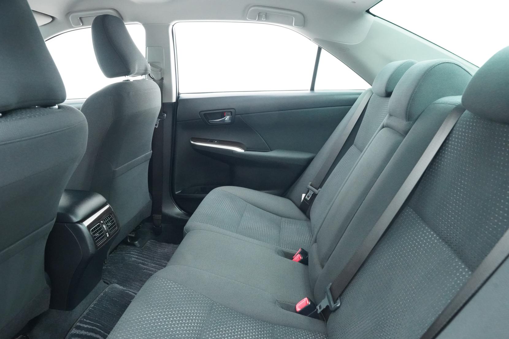 Toyota Camry Hybrid G