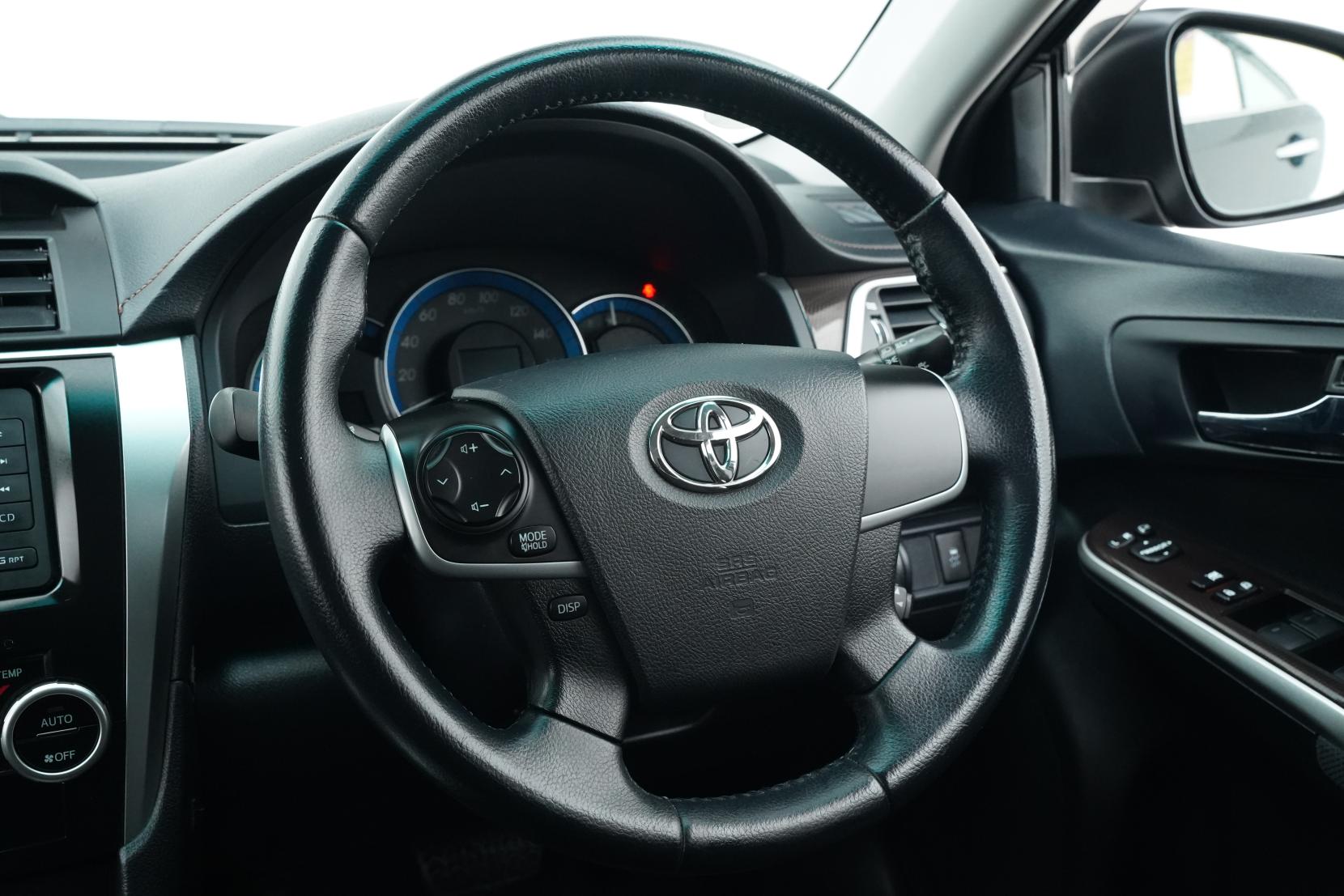 Toyota Camry Hybrid G