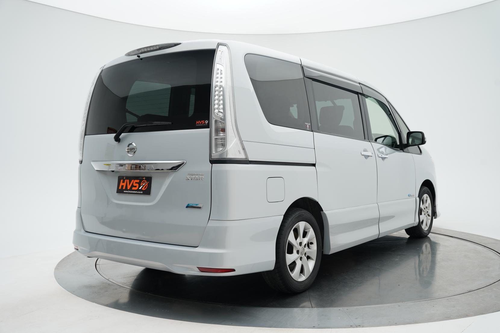 Nissan Serena (1991 – present) 2.0 Hybrid Highway Star 8seats