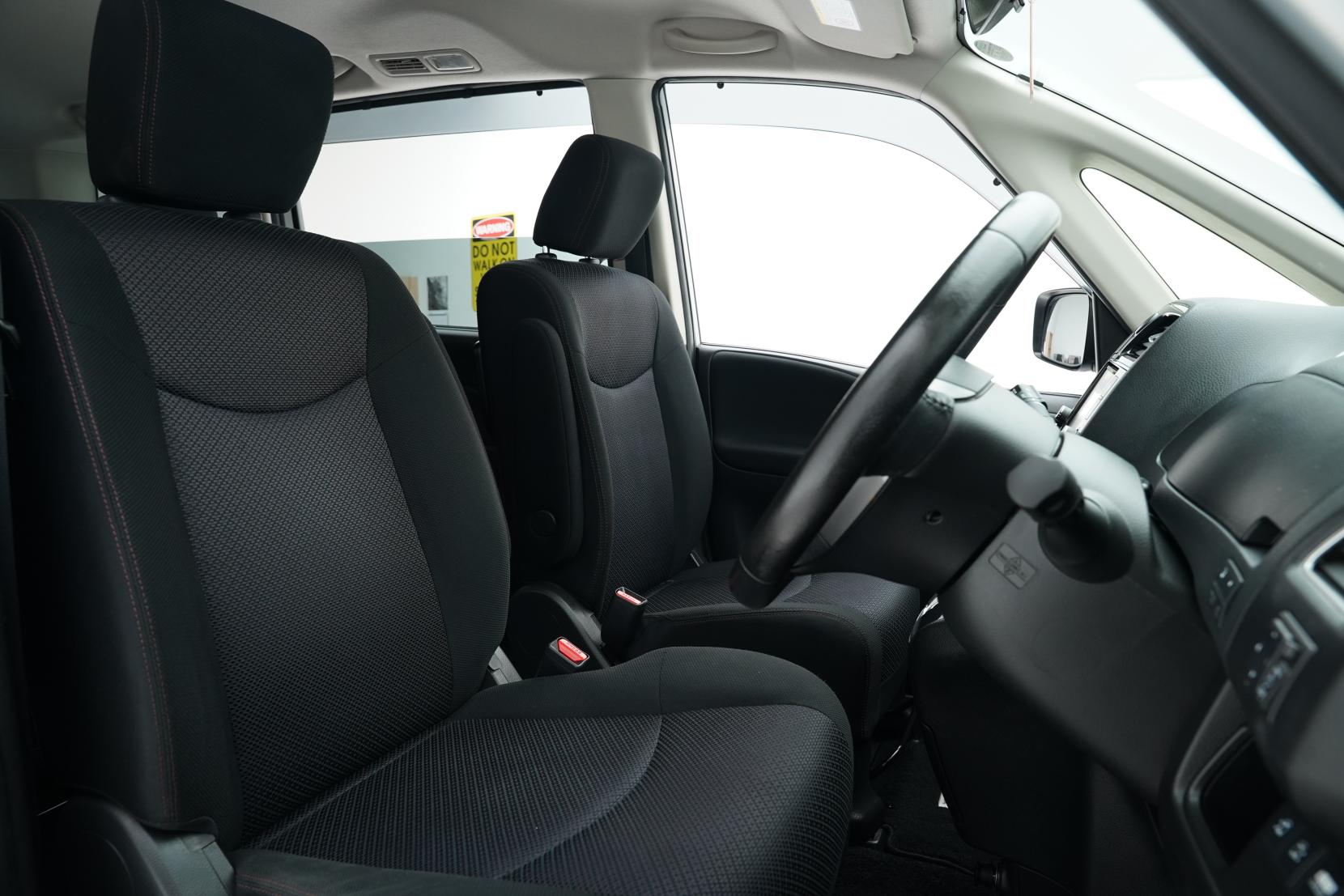 Nissan Serena (1991 – present) 2.0 Hybrid Highway Star 8seats