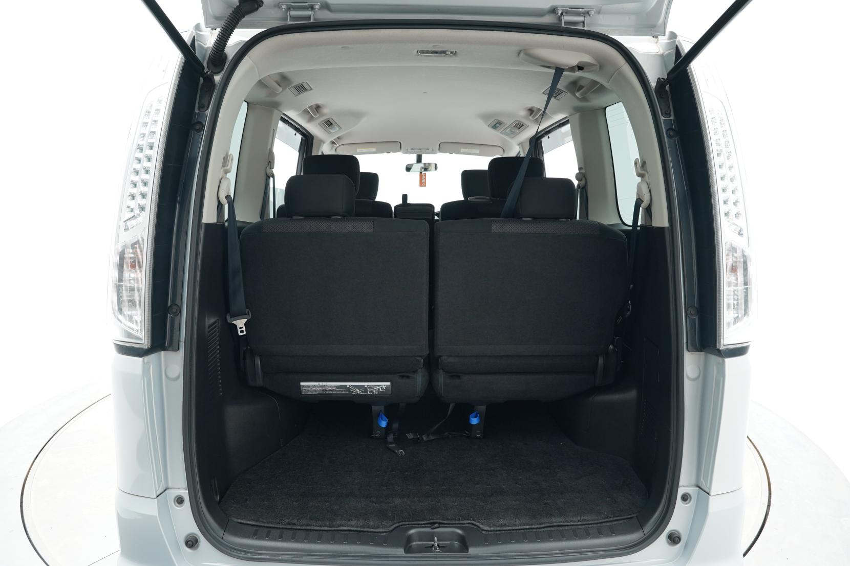 Nissan Serena (1991 – present) 2.0 Hybrid Highway Star 8seats