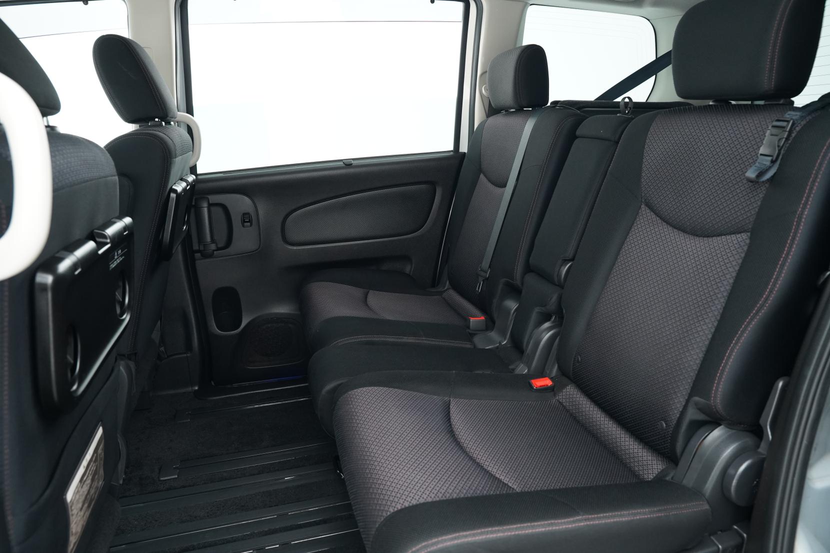 Nissan Serena (1991 – present) 2.0 Hybrid Highway Star 8seats